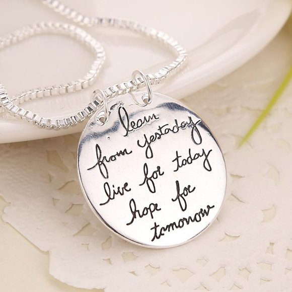 ROUND LETTER TAG LIVE THE LIFE YOU LOVE LOVE PENDANT NECKLACE - Picture 2 of 3